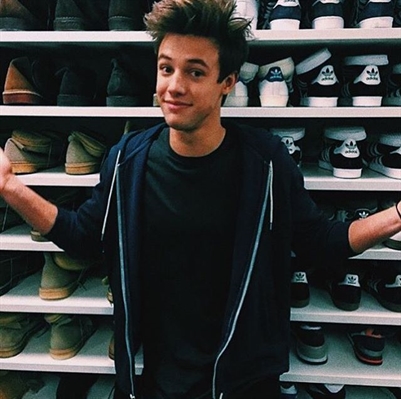 Fanfic / Fanfiction A Melhor Mentira - Cameron Dallas - Nine and Message.