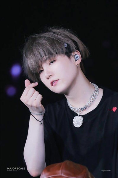 Fanfic / Fanfiction A Estranha da Escola - Imagine Min Yoongi(SUGA) - Cap 19 - O pedido... Parte 1