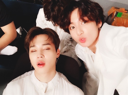 Fanfic / Fanfiction JIKOOK- amizade que virou amor - Dia jikook amigos