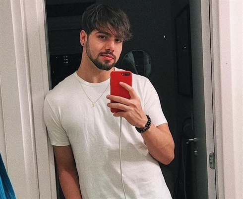 Imagens do influenciador T3ddy (Lucas Olioti) - 13/01/2022 - F5