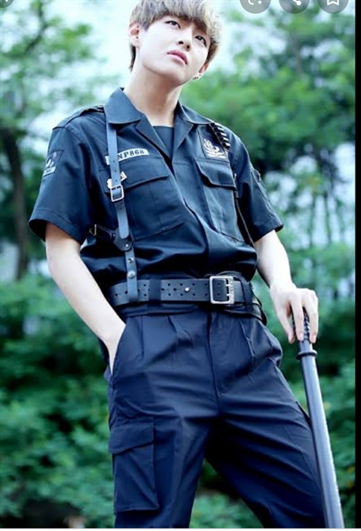 Fanfic / Fanfiction Meu policial disfarçado -imagine kim taehyung, bts - Sabe quem eu sou??