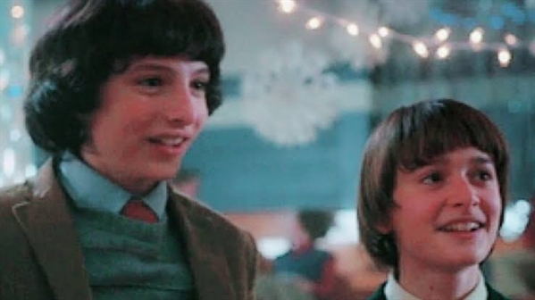 História Stranger Things- Não somos mais crianças - Oque há comigo? -  História escrita por triztomlinson28 - Spirit Fanfics e Histórias