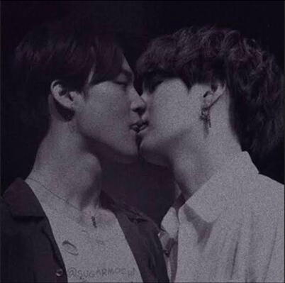 Fanfic / Fanfiction VKOOK in: "I Want You Just For Me..." - "Você É Muito Mais Que Um Rostinho Bonito..."