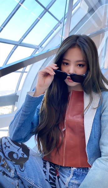 Fanfic / Fanfiction Entre dois mundos - Imagine Jennie - COMUNICADO E PERGUNTA