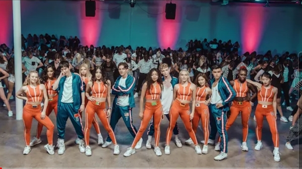 História Now United - Baseado em músicas. - Legends- Noany. - História  escrita por bela_fanfics_nu - Spirit Fanfics e Histórias