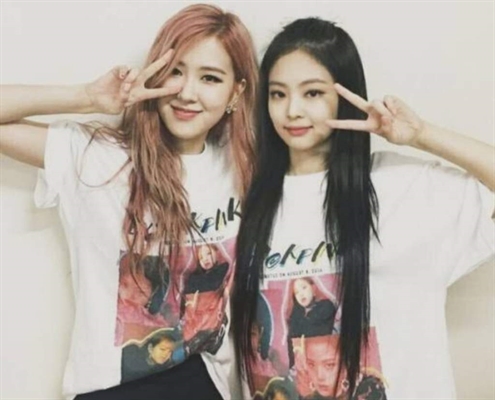 Fanfic / Fanfiction Namoradas de mentirinhas - Chaennie - Minha namorada.