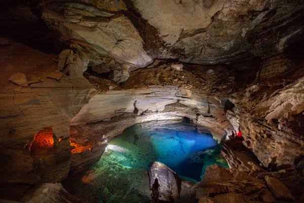 Fanfic / Fanfiction Aventuras no Acampamento de Verão - Caverna de Doces