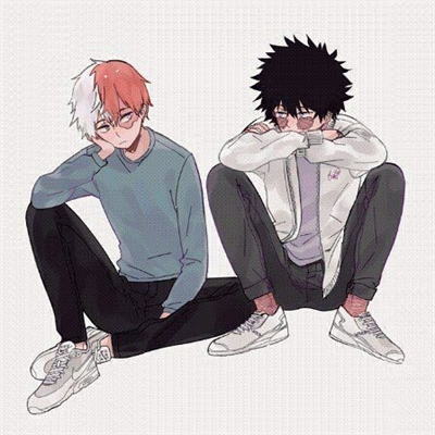 História Conhecendo a Felicidade. - TodoDeku. - Mais brincadeiras pesadas.  - História escrita por TheLuckie_ - Spirit Fanfics e Histórias