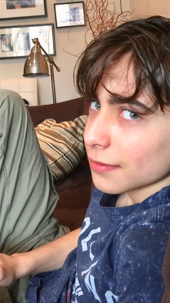 Fanfic / Fanfiction Love on the scene - Aidan Gallagher - I like you...