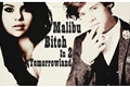 História: Malibu Bitch In Tomorrowland 2