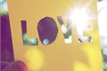História: Love is Yellow