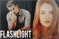 História: Flashlight