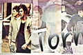 História: Torn (Larry Stylinson) (em edi&#231;&#227;o)