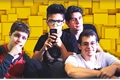 História: Youtubers-por tr&#225;s da fama