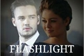 História: Flashlight