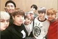 História: Um principe ( seu irmao ) e tres prinssesas com bts??