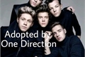 História: Adopted by One Direction