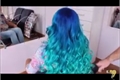 História: A garota do cabelo azul