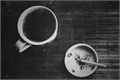 História: Entre caf&#233; e cigarros