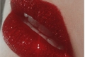 História: Red Cherry Lips - One Shot
