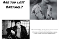 História: Are you lost babygirl ?