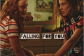 História: Falling for you-Elmax
