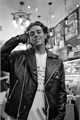 História: Eu queria n&#227;o amar voc&#234;, Carl Gallagher.