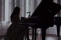 História: A garota do piano.